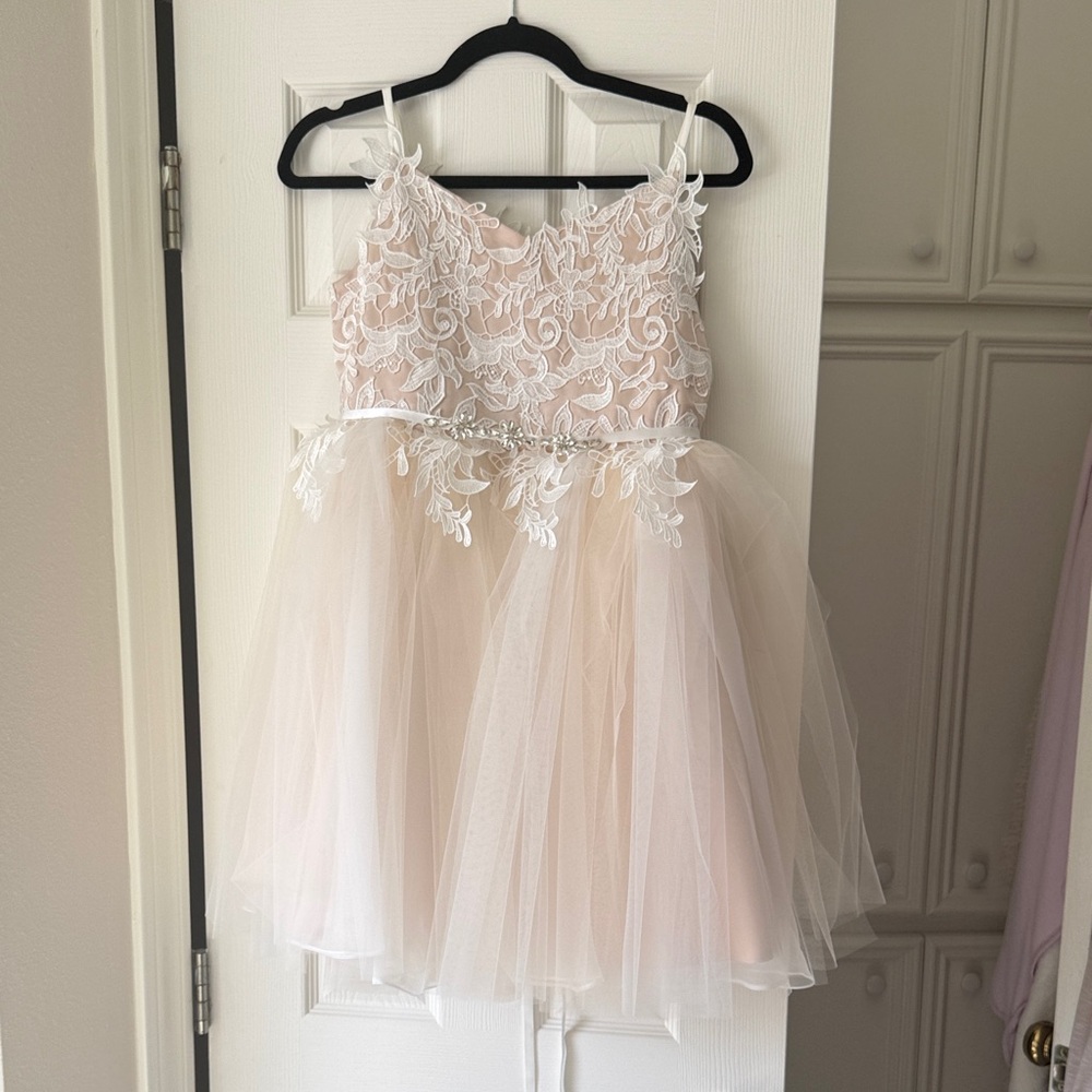 Flower girl Champagne Elegant Lace & Tulle Dress with Rhinsetone belt B31”, W28”